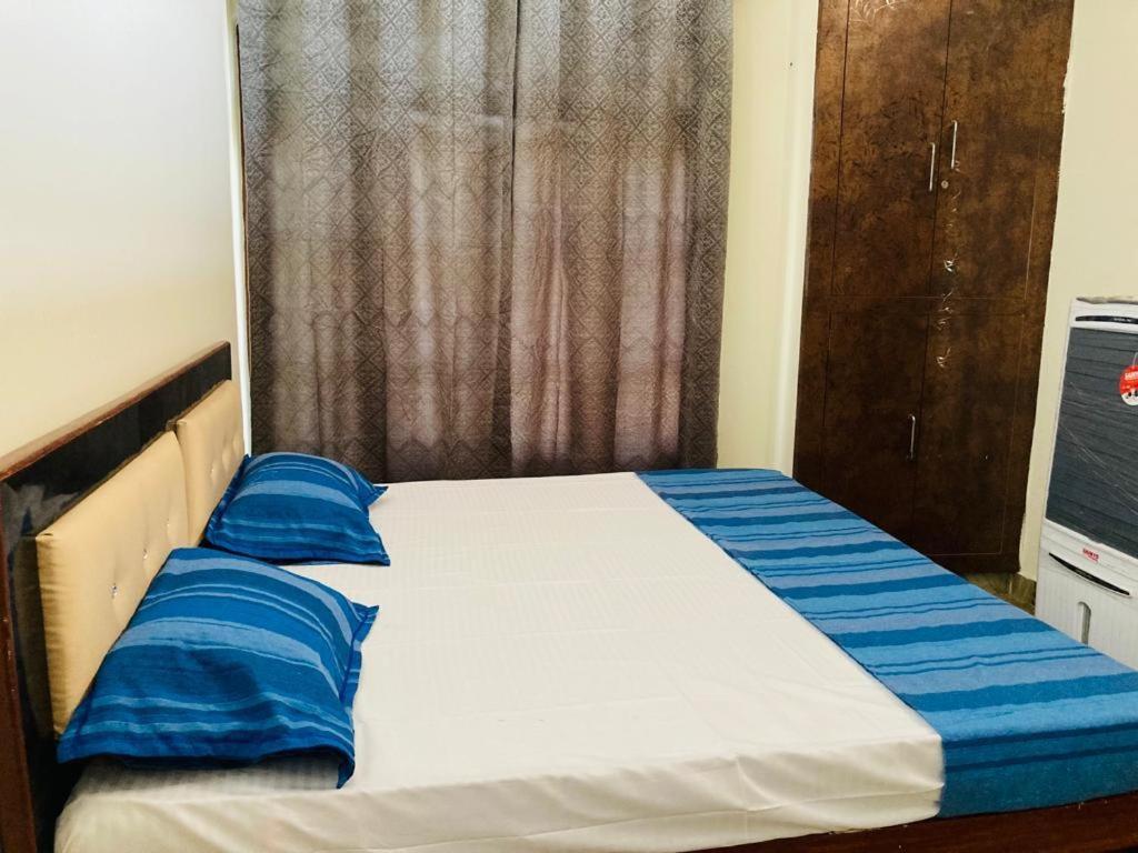 Paarijaat Homestay & Guesthouse Ayodhya エクステリア 写真